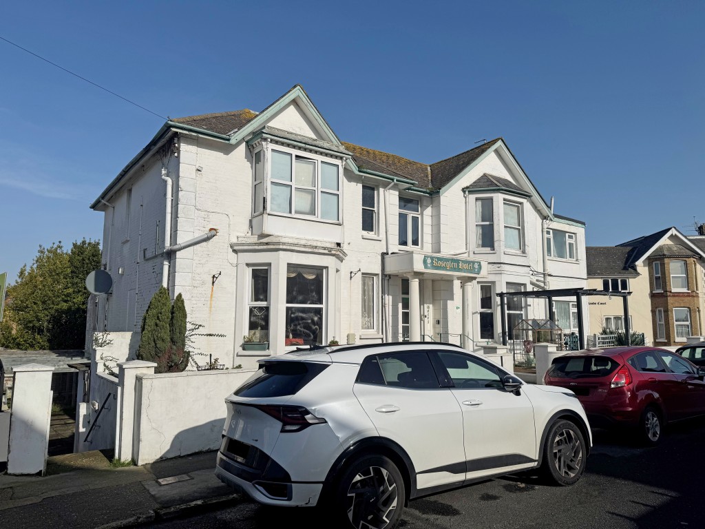 Lot: 168 - FORMER HOTEL WITH HMO LICENCE AND PLANNING CONSENT FOR CONVERSION TO 8 APARTMENTS - Alternate Street View